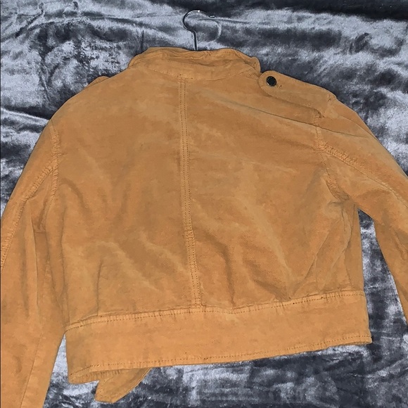 🚀SOLD🚀Evelyn Velour Cropped Jacket - Picture 5 of 6